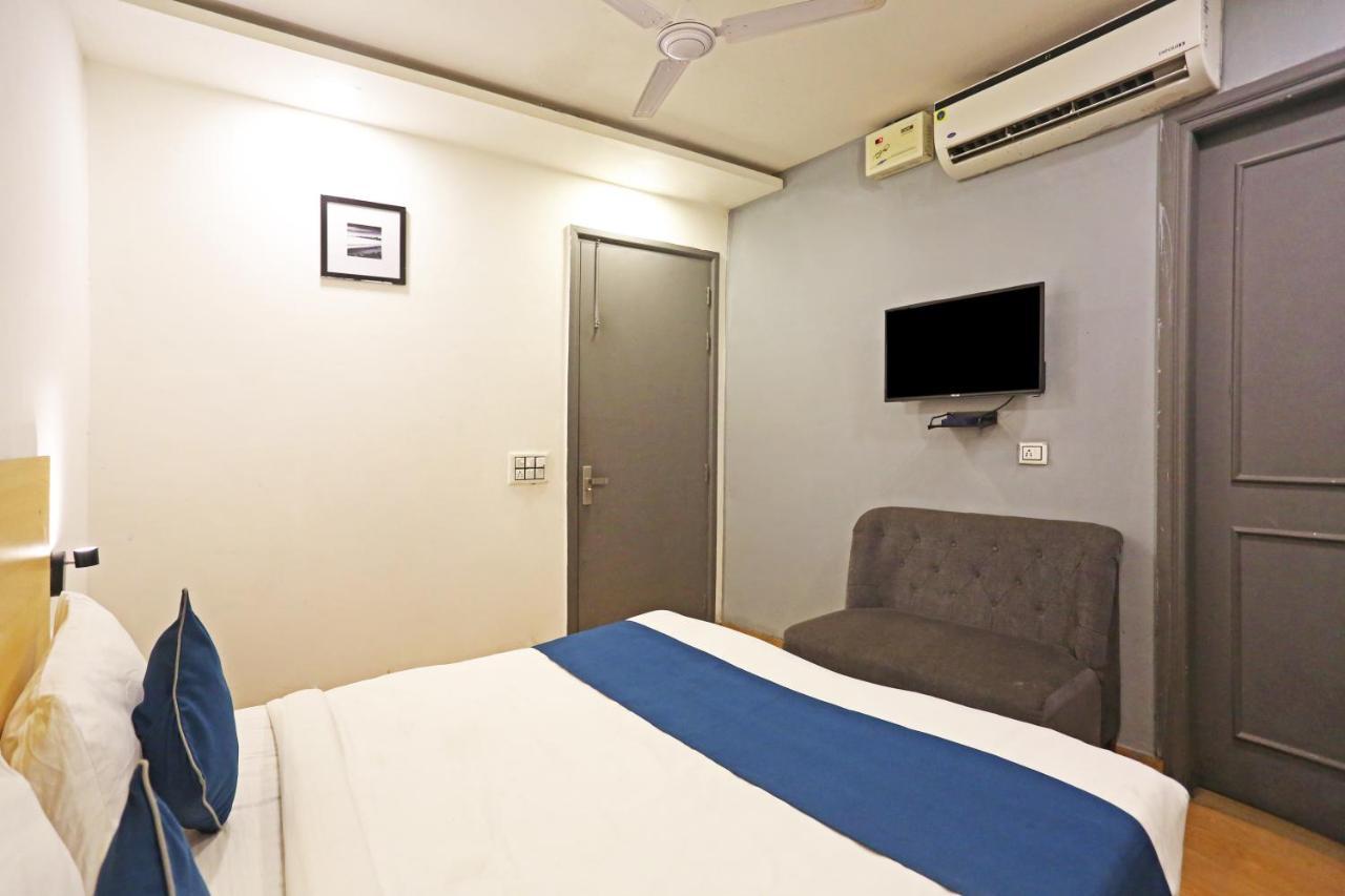 Hotel Raaso Inn Rohini Sec-16 By Arrow Delhi  Dış mekan fotoğraf