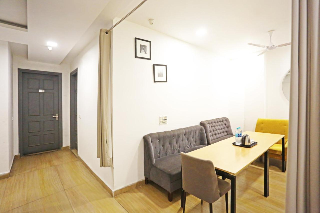 Hotel Raaso Inn Rohini Sec-16 By Arrow Delhi  Dış mekan fotoğraf